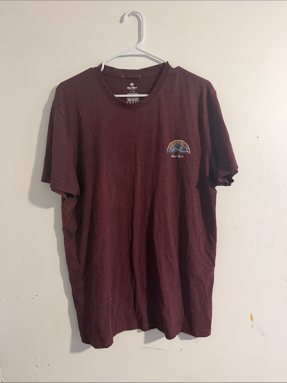 Wind river Burgundy Short-Sleeve Graphic Tee